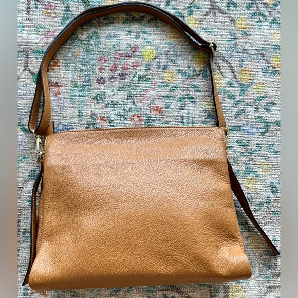 Persaman New York Leather Tote - Picture 2 of 15